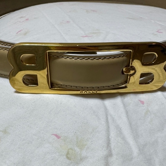 Bally Tan Leather Belt with Gold Buckle - Picture 2 of 15